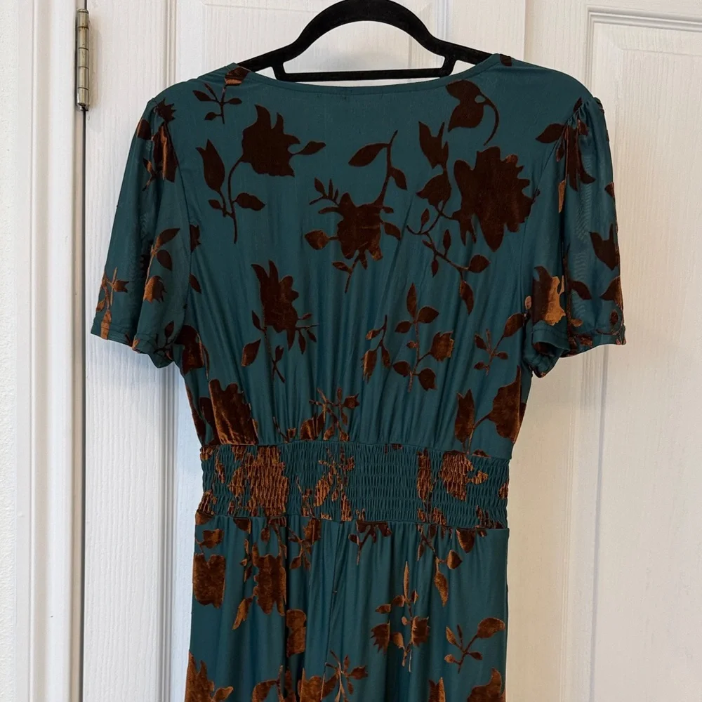 Simplee Velvet Floral Maxi Dress Small Green V Neck Boho Wedding Guest - Picture 4 of 6